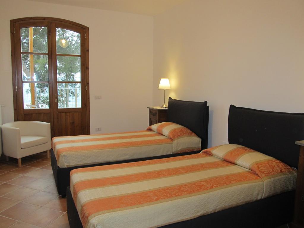 סאן ג'יוליאנו טרמה Agriturismo La Grotta מראה חיצוני תמונה